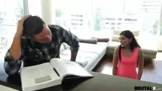 سكس صباحي بالملابس الداخليةوقذف عل الألمخرة