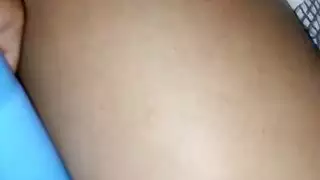 رجل واظفته لعب في اكساس البنات