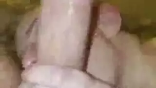 وقحة في حالة سكر مص ديك وإعطاء الرأس