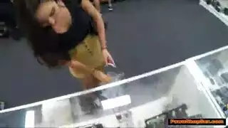 مبشر فتاة جامعية المرضعات