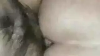 يحتفل على اخته