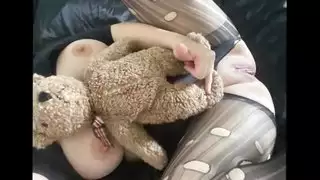 بنت روسيه مراهقه تعرض كسها لي ينيكها من رجل