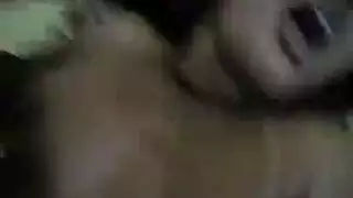 فتاة شقراء حلوة هي الحصول على ديك أبيض كبير شريكها في عمق الحمار ضيق