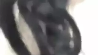 فايره نيك المنقبه راحت الحمام وفشخت كسها وهيا على القاعده وتهيج عشيقها