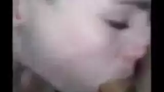 المراهقون المشاغب يلهون من الدرجة الثانية