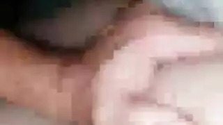 في حالة سكر البريطانية وقحة مص على الديوك معلقة جيدا