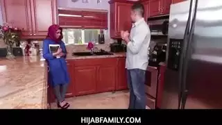 الفتاة العربية أدا سانشيز تحصل على قضيب كبير