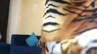 بنت لابسه نضاره